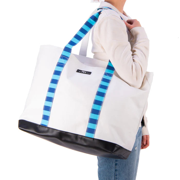 The Wanderer Vanilla Canvas/LL Pool J