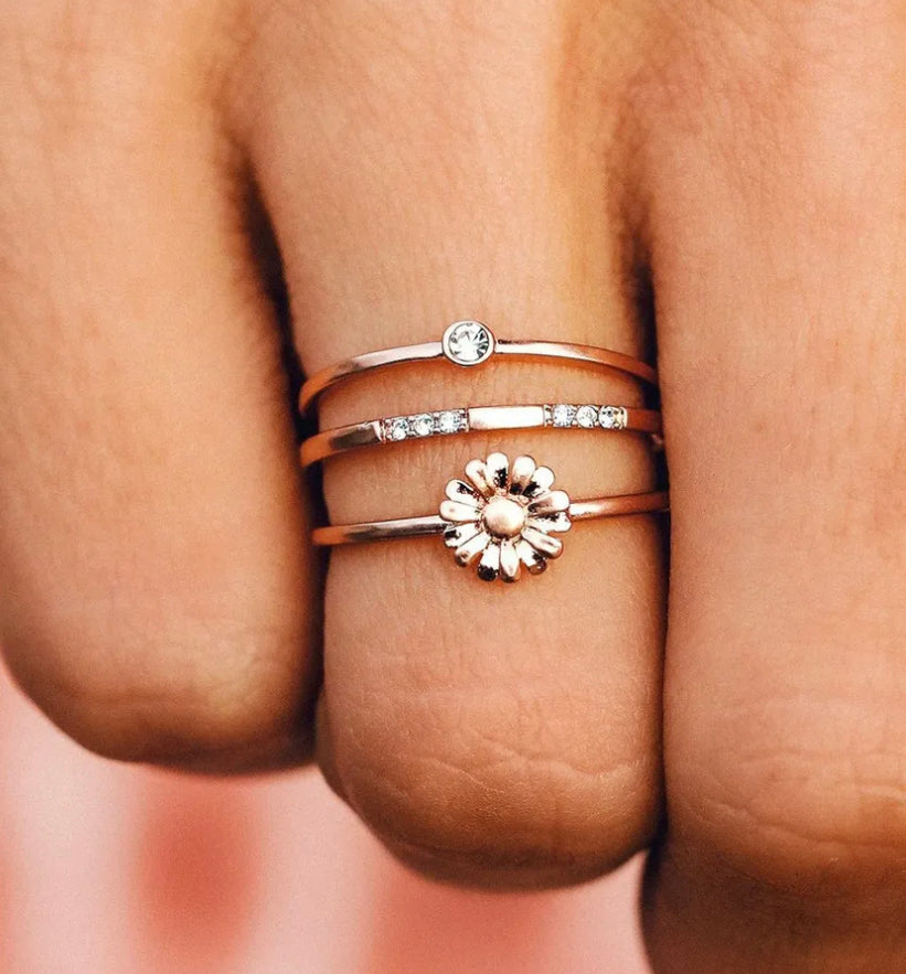 Pura Vida Daisy Pickin’ Ring Stack