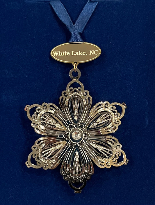 Blooming Snowflake White Lake Ornament